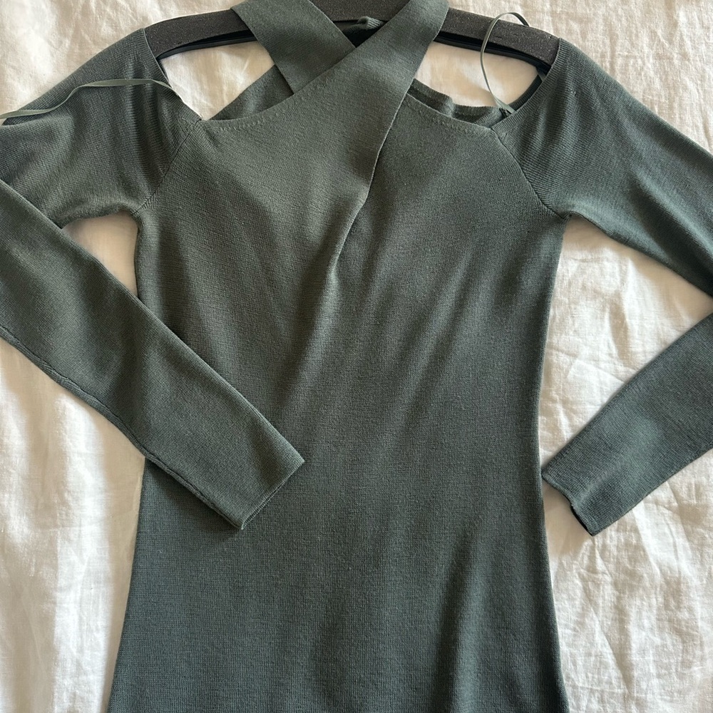 Theory Women's Green Long Sleeve Cashmere Top
